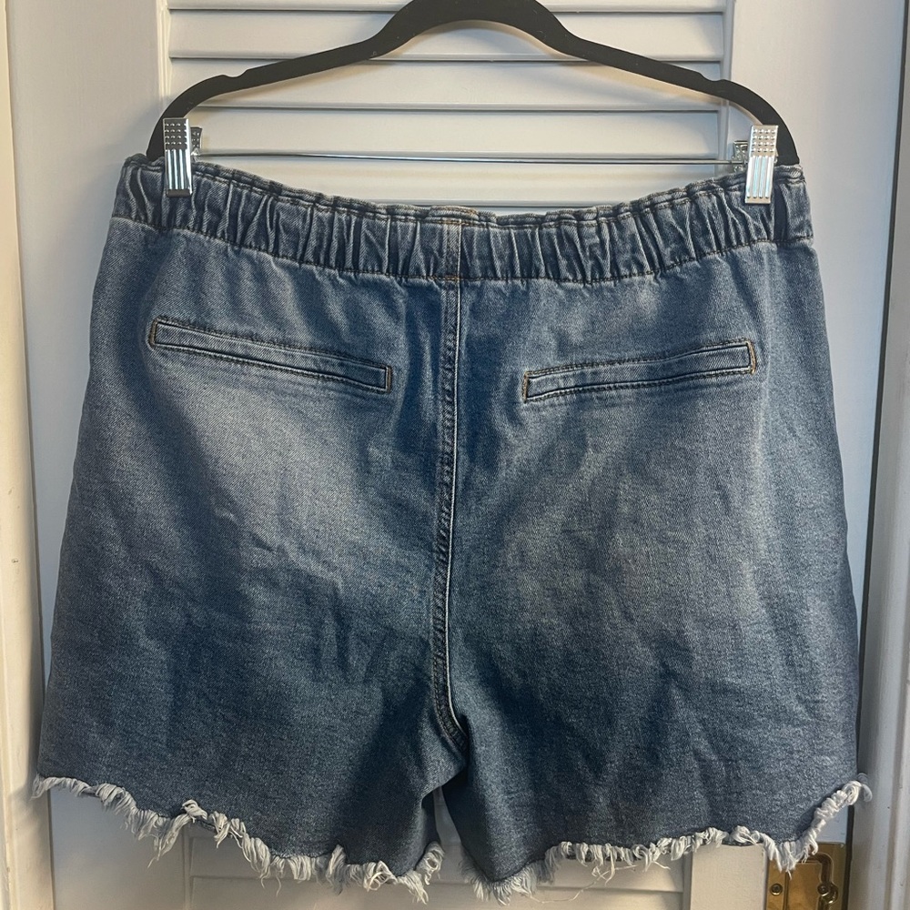 Celebrity Pink High Rise Drawstring Waist Medium Wash Jean Cutoff Shorts XXL - Picture 4 of 8